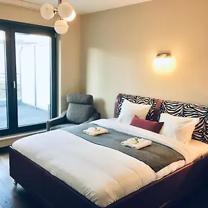 Spacious Modern Flat 100m2 In The Heart Of The Center Apartment